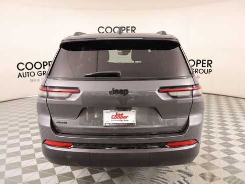 Used 2024 Jeep Grand Cherokee L Altitude image 23
