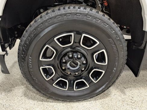 Used 2025 Ford F350 Platinum AWD/4WD image 11