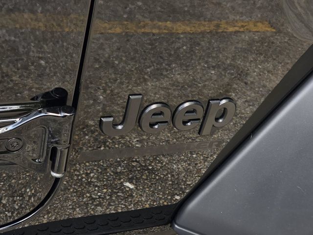 Used 2023 Jeep Wrangler Sport AWD/4WD image 9