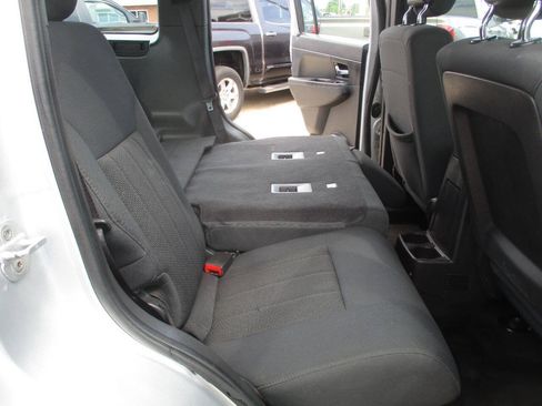 Used 2012 Jeep Liberty Sport AWD/4WD image 31