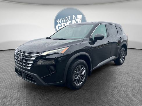 Used 2025 Nissan Rogue S AWD/4WD image 8