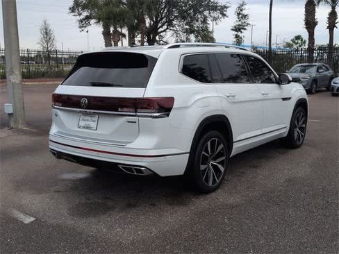 Used 2024 Volkswagen Atlas SEL Premium R-Line image 8