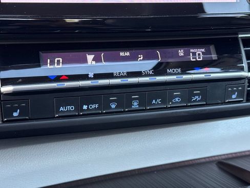 Certified 2022 Toyota Sienna XLE AWD/4WD image 20