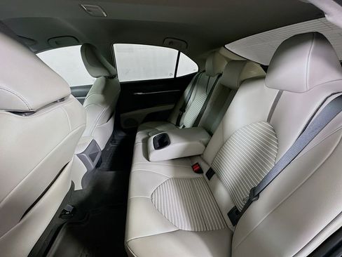 Used 2024 Toyota Camry SE FWD image 14