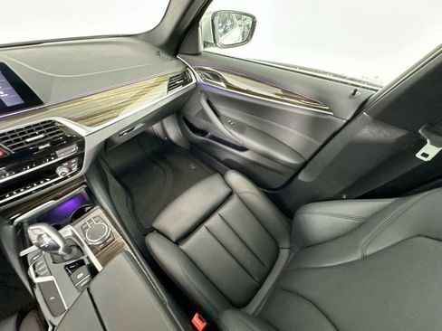 Used 2020 BMW 530i RWD image 11