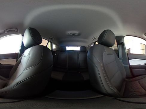 Used 2025 Chevrolet Trax LT FWD image 37