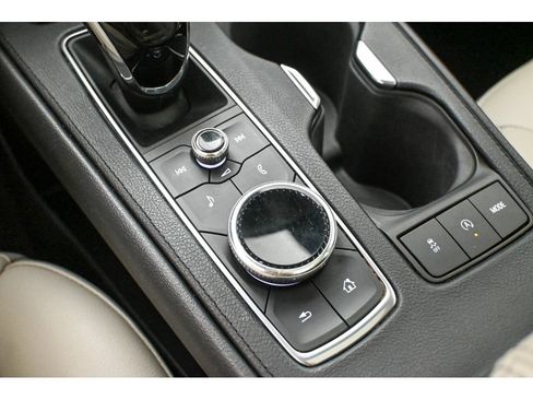 Used 2020 Cadillac XT4 Luxury w/ Cold Weather Package AWD/4WD image 41