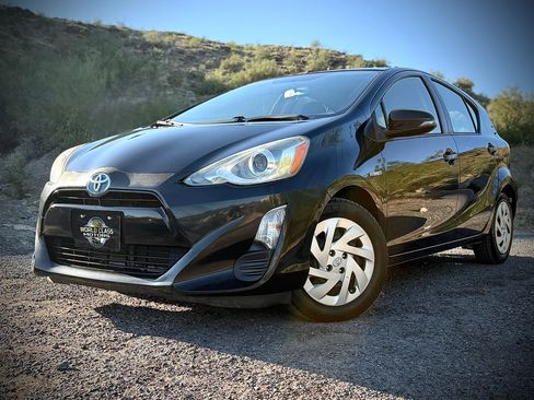 Used 2016 Toyota Prius C Two image 3