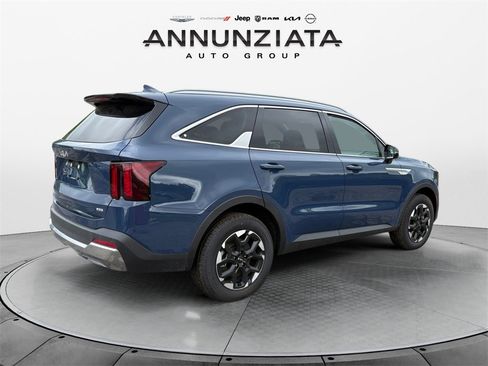 New 2025 Kia Sorento S w/ Panoramic Sunroof Package image 5
