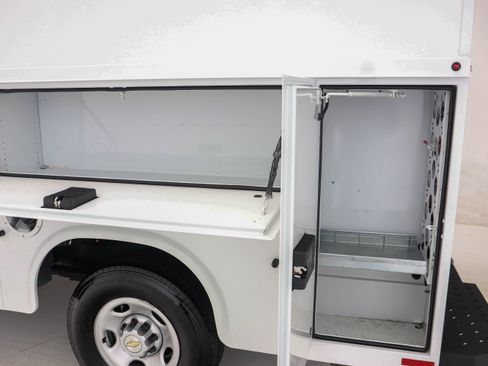 Used 2024 Chevrolet Express 3500 w/ Power Convenience Package image 16