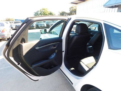 Used 2019 Chevrolet Impala LT FWD image 23