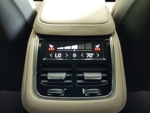 New 2026 Volvo XC90 B6 Plus w/ Protection Package Premier AWD/4WD image 33