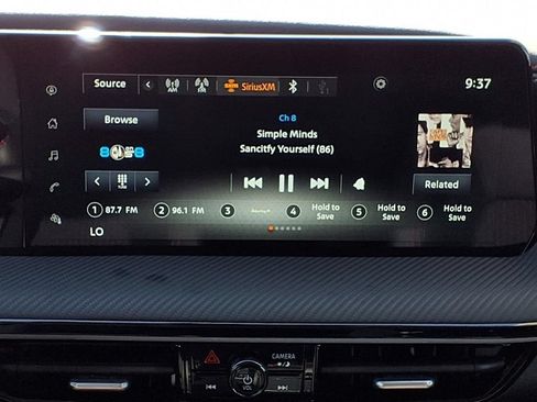 Used 2025 Nissan Kicks SR FWD image 14