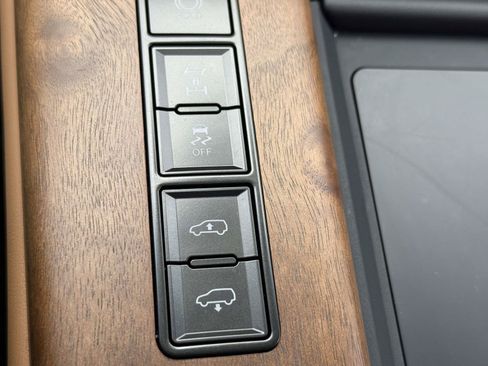 Used 2025 Lexus LX 700h Luxury w/ Appearance Package AWD/4WD image 22