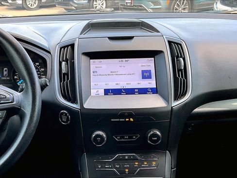 Used 2020 Ford Edge SE image 7