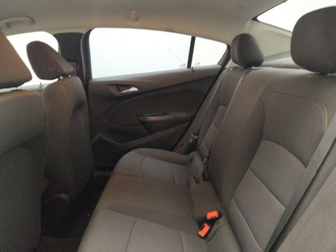 Used 2018 Chevrolet Cruze LS image 18