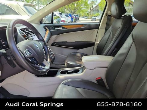 Used 2018 Lincoln MKC Select w/ Select Plus Package FWD image 11