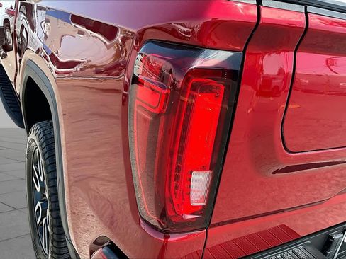Used 2022 GMC Sierra 1500 AT4 w/ AT4 Premium Package AWD/4WD image 28