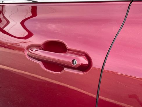 Used 2021 Toyota Highlander Limited image 32