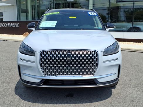 Certified 2025 Lincoln Corsair AWD w/ Equipment Group 101A image 8