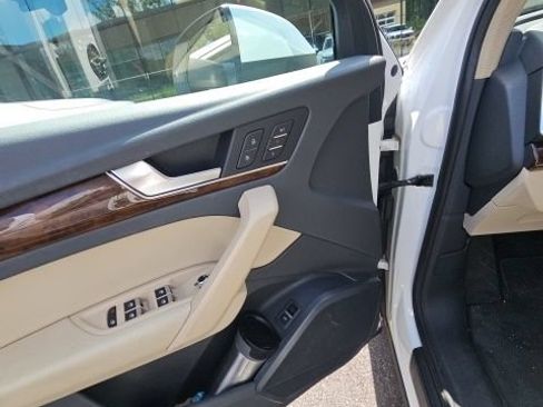 Used 2018 Audi Q5 2.0T Premium w/ Convenience Package AWD/4WD image 11