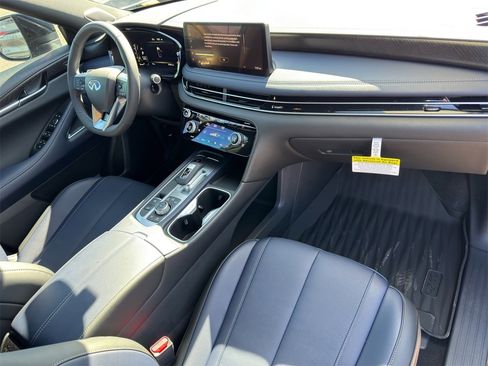 New 2026 INFINITI QX60 Sport image 11