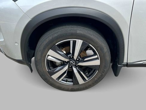 Used 2022 Nissan Rogue SL w/ SL Premium Package image 9