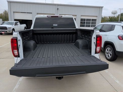 Used 2025 GMC Sierra 1500 Elevation w/ LPO, Elevation Black Package image 8