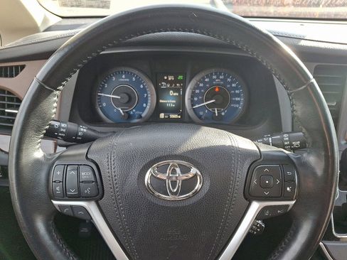 Certified 2020 Toyota Sienna Limited image 22