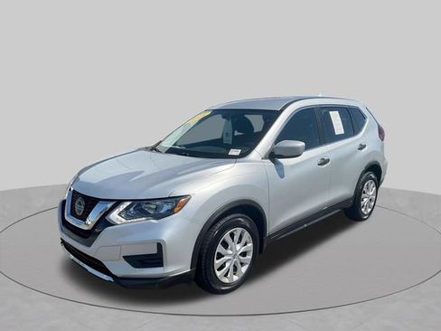 Used 2018 Nissan Rogue S FWD image 4