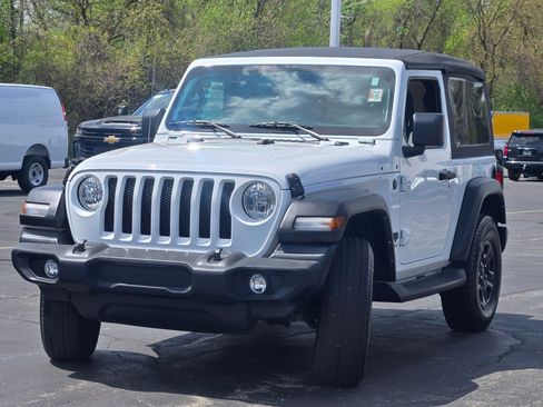 Used 2022 Jeep Wrangler Sport AWD/4WD image 5