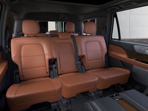 New 2024 Lincoln Navigator Reserve AWD/4WD image 11