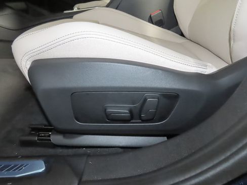 Used 2025 BMW M235i xDrive w/ Premium Package AWD/4WD image 16
