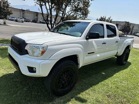 Used 2015 Toyota Tacoma 4x4 Double Cab w/ SR5 Package image 12