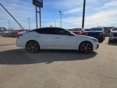 Used 2024 Nissan Altima 2.5 SR image 6