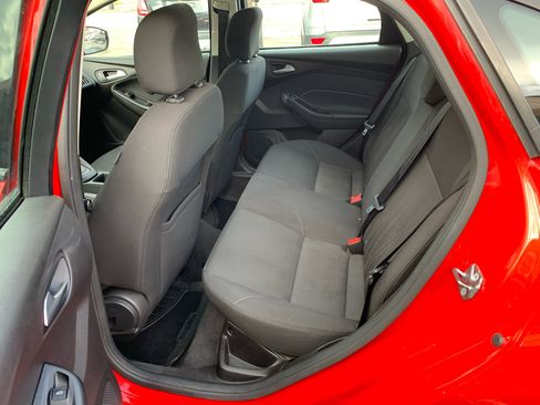 Used 2016 Ford Focus SE image 9