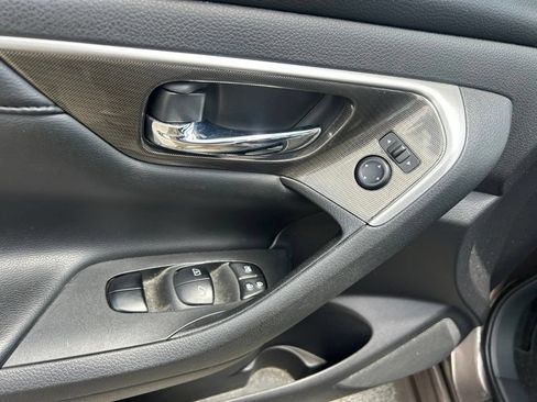 Used 2015 Nissan Altima 3.5 SL FWD image 16