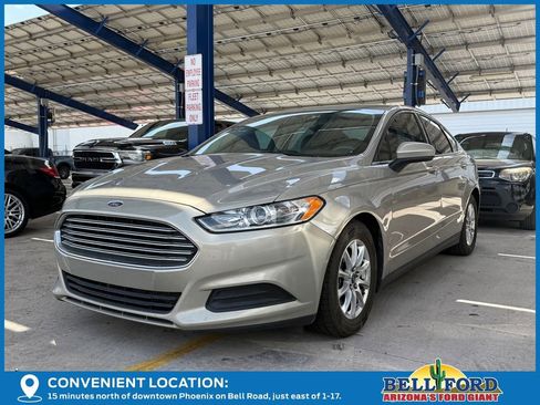 Used 2015 Ford Fusion S FWD image 2