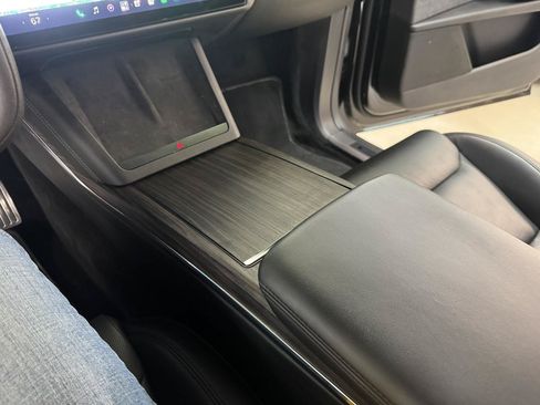 Used 2022 Tesla Model X AWD/4WD image 21