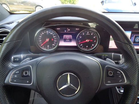 Used 2018 Mercedes-Benz E 400 4MATIC Sedan w/ Premium 1 Package image 29
