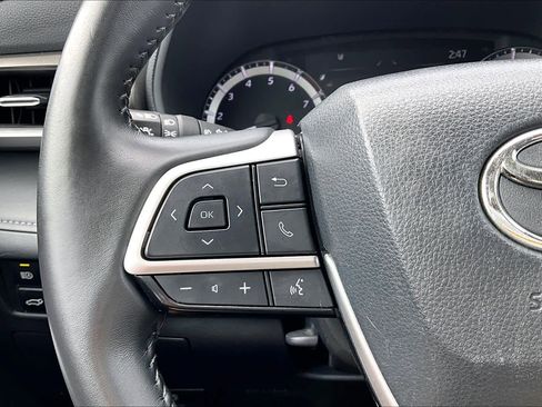 Certified 2024 Toyota Highlander LE FWD image 23