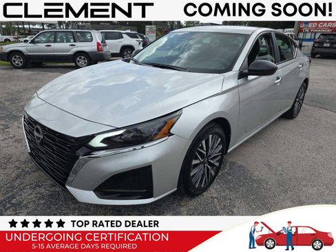 Used 2025 Nissan Altima 2.5 SV FWD image 1