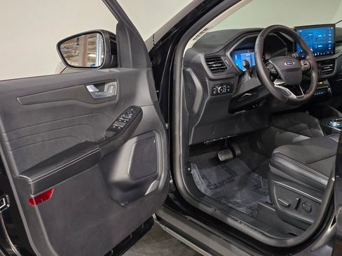 New 2026 Ford Escape SE FWD image 14