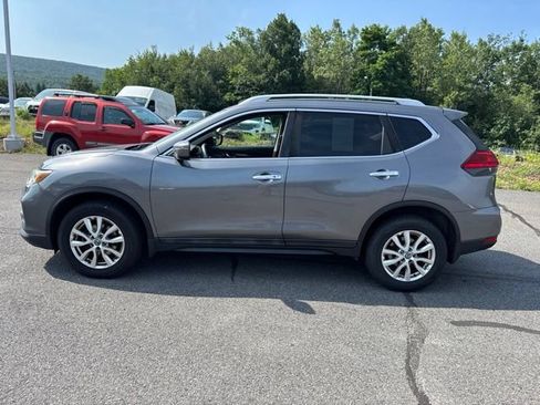 Used 2017 Nissan Rogue SV AWD/4WD image 8