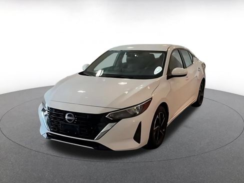 Used 2025 Nissan Sentra SV FWD image 5