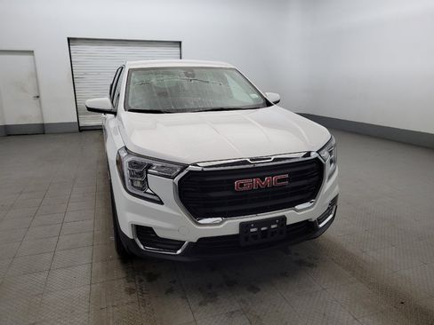 Used 2024 GMC Terrain SLE image 14