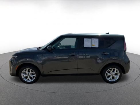 Used 2025 Kia Soul LX w/ LX Technology Package FWD image 7