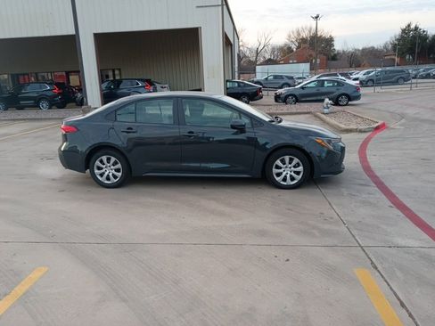 Used 2025 Toyota Corolla LE image 5