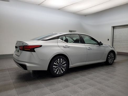 Used 2023 Nissan Altima 2.5 SV image 10