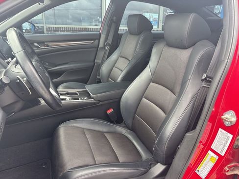 Used 2018 Honda Accord Sport image 11
